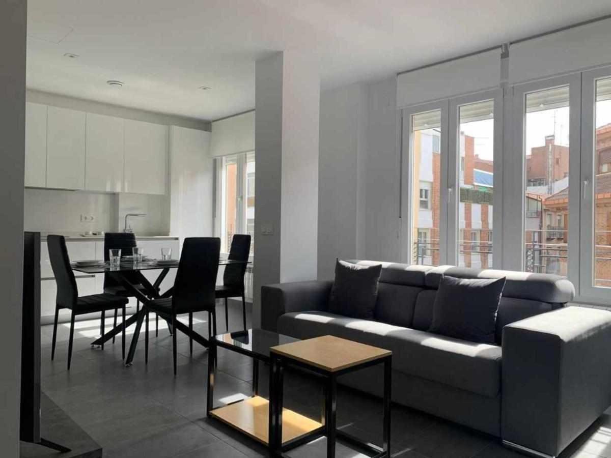 Ramon Y Cajal Suites De Luxe Leon Exterior photo