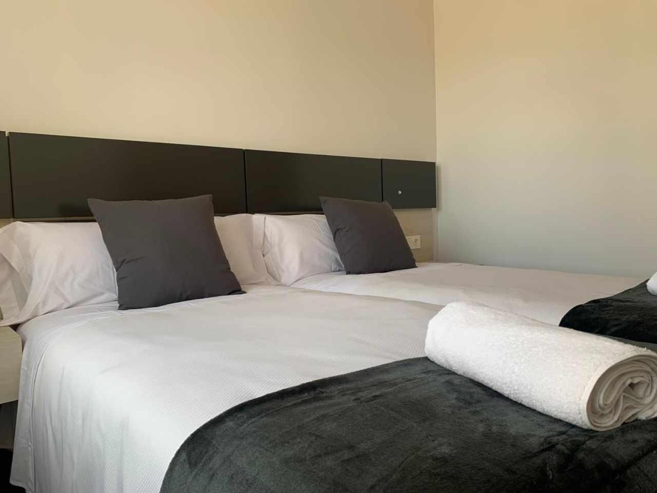 Ramon Y Cajal Suites De Luxe Leon Exterior photo
