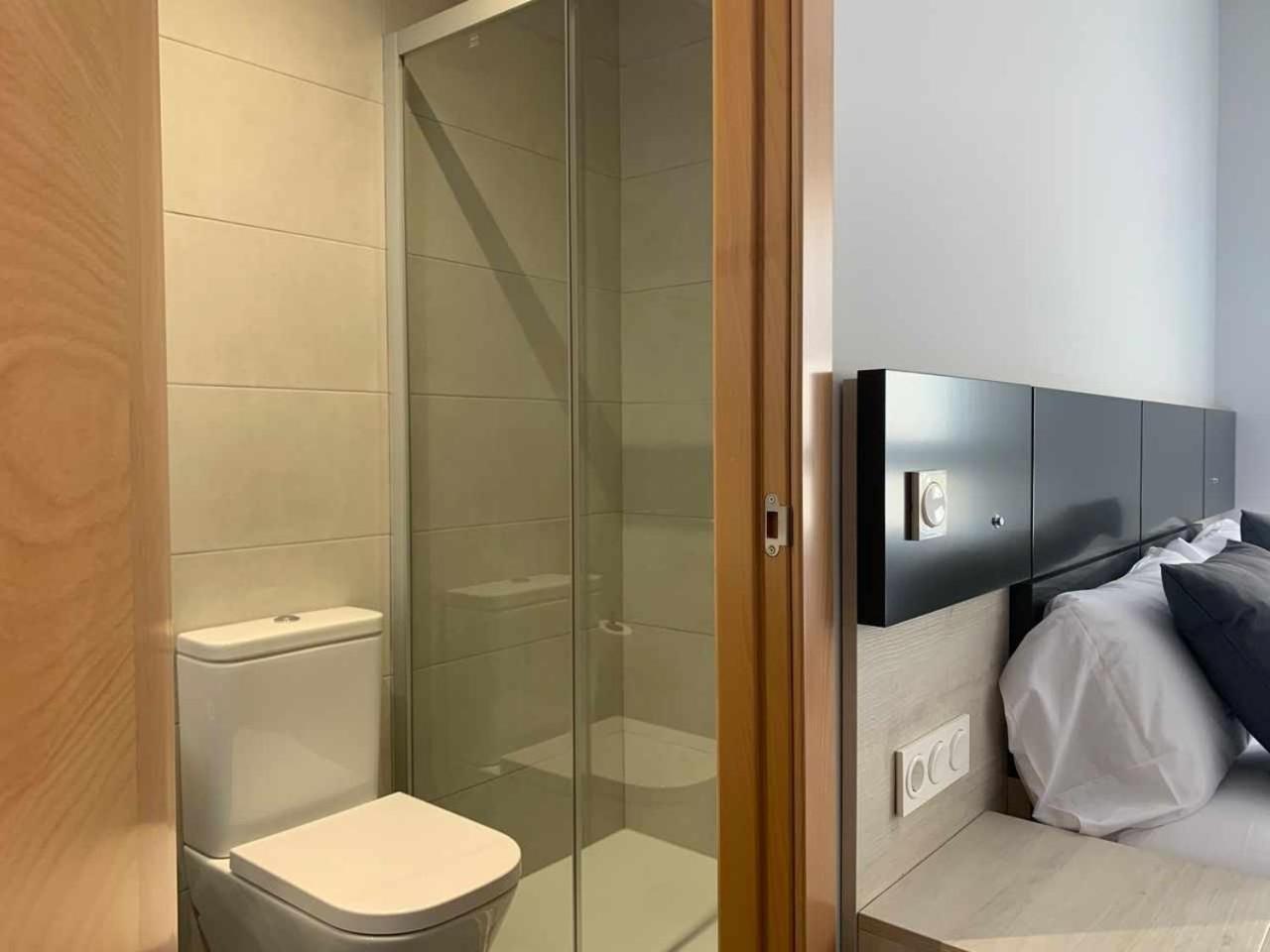 Ramon Y Cajal Suites De Luxe Leon Exterior photo
