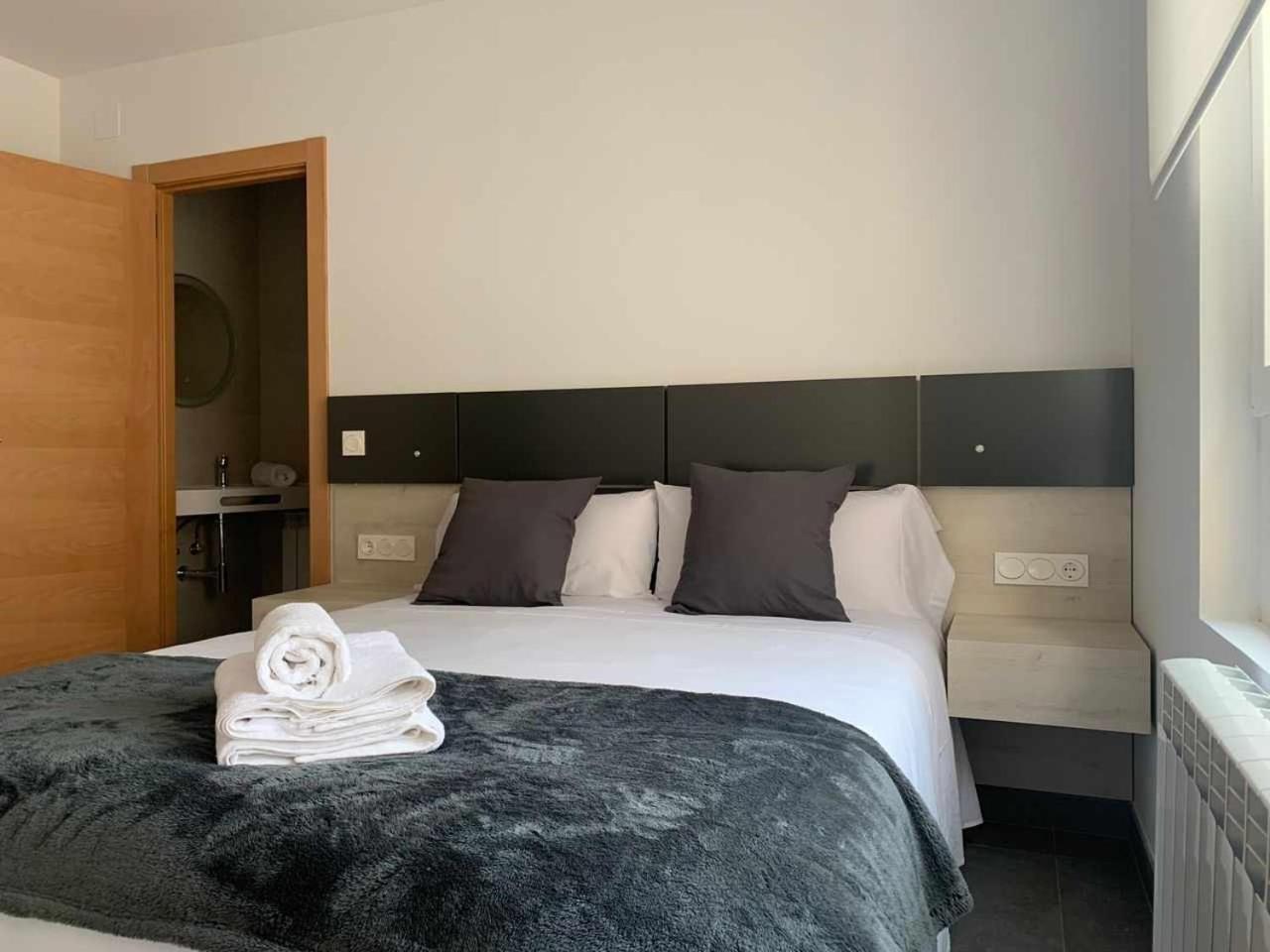 Ramon Y Cajal Suites De Luxe Leon Exterior photo