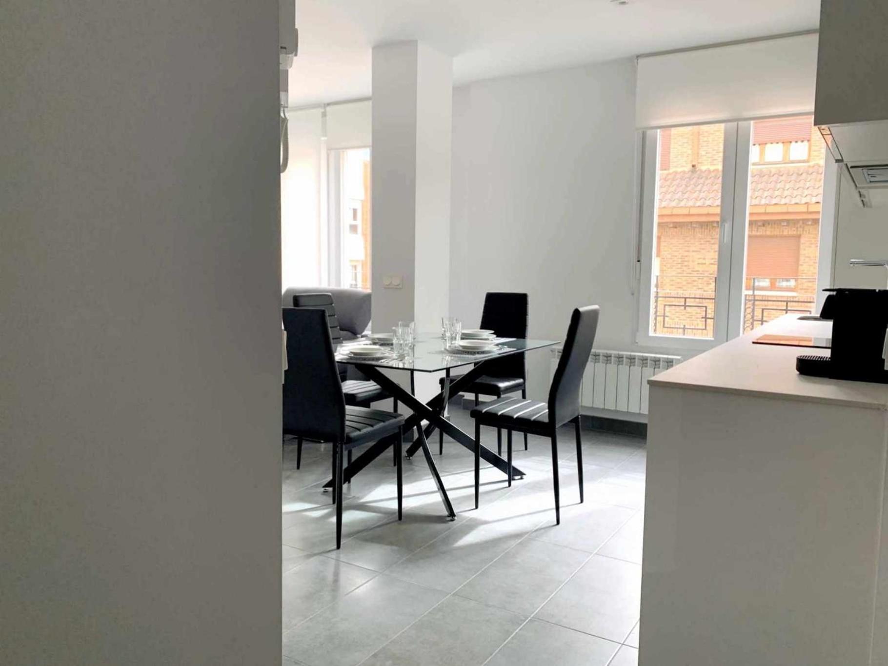 Ramon Y Cajal Suites De Luxe Leon Exterior photo